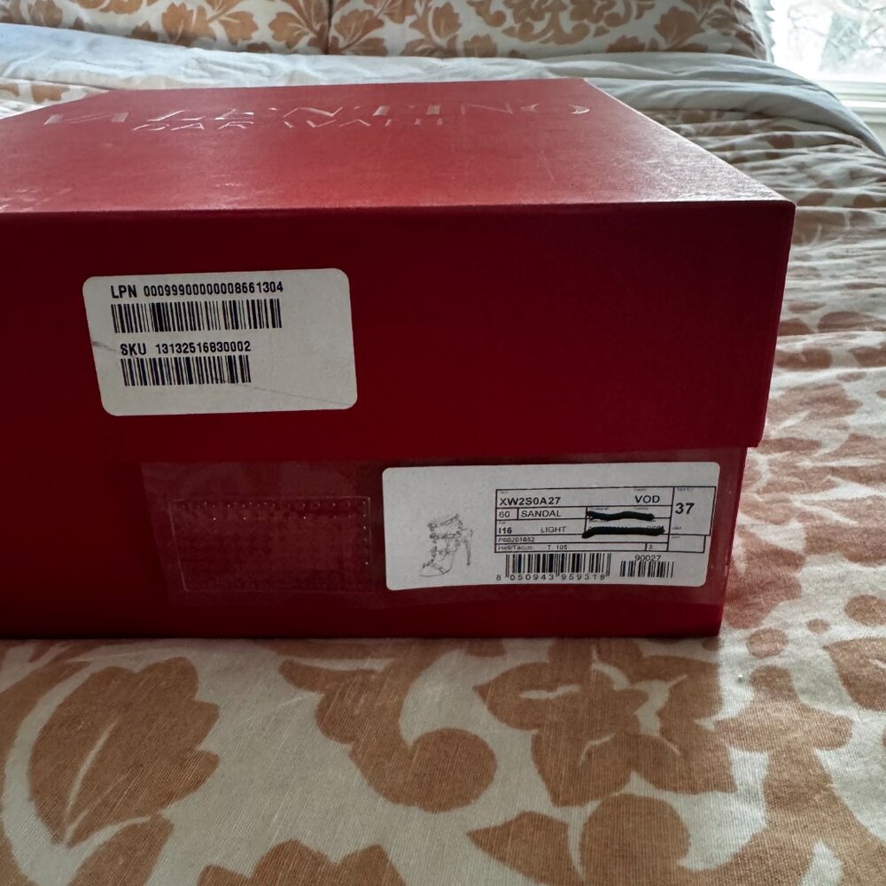 EUC Valentino White Patent Leather Rockstud Embellished T-Strap Sandals Sz 37 - Picture 10 of 10